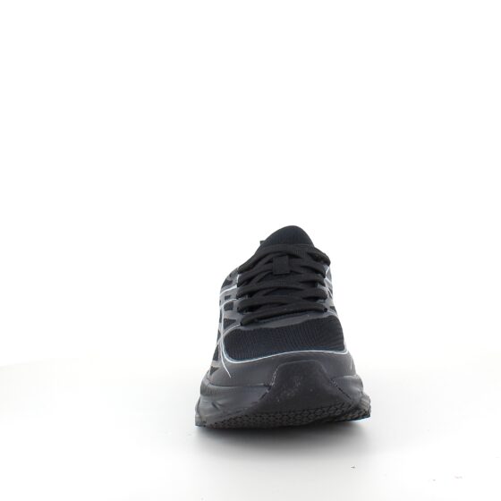 Sort sneakers i åndbart mesh