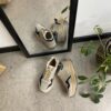 Woden sneakers med høj stødabsorbering i sålen.
