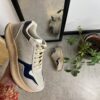 Woden sneakers med høj stødabsorbering i sålen.