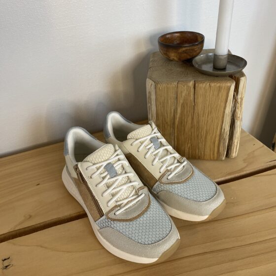 Lysblå Green Comfort sko med god bredde og dobbelt åbning