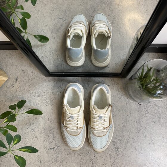 Lysblå Green Comfort sko med god bredde og dobbelt åbning