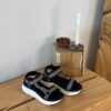 Sort/hvid sandal fra Cruz med svangstøtte og meget stødabsorbering