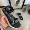 Sort/hvid sandal fra Cruz med svangstøtte og meget stødabsorbering