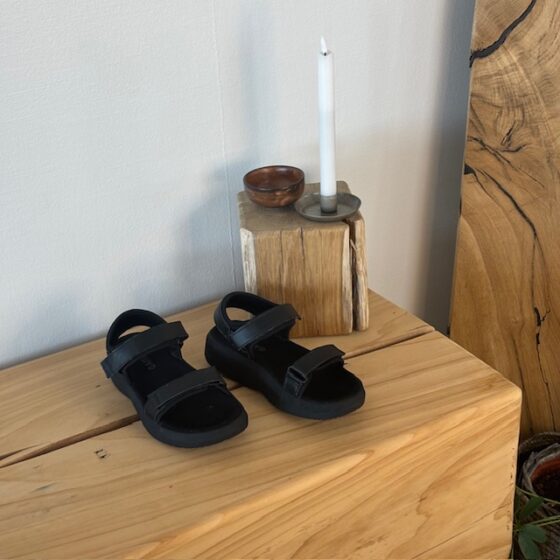 Sort Gaitline sandal med gængesål