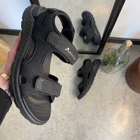 Sort herre vandresandal fra Whistler med god svangstøtte