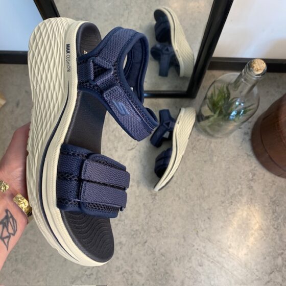 Skechers Max Cushioning Elite 2.0 Sandal med god svangstøtte
