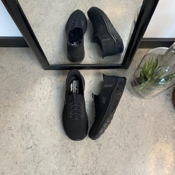 Sort Skechers slip-ins med svangstøtte