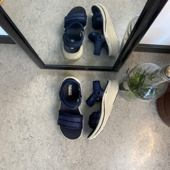 Skechers Max Cushioning Elite 2.0 Sandal med god svangstøtte