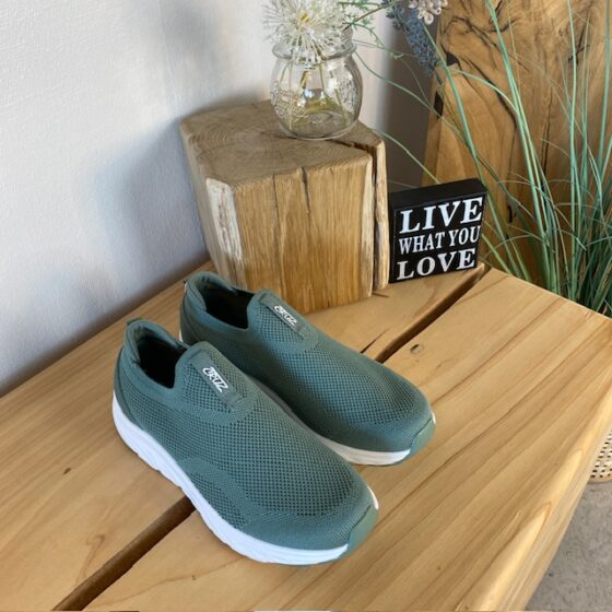 Grøn slip on sko fra Cruz med god bredde
