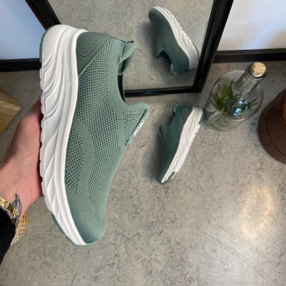 Grøn slip on sko fra Cruz med god bredde