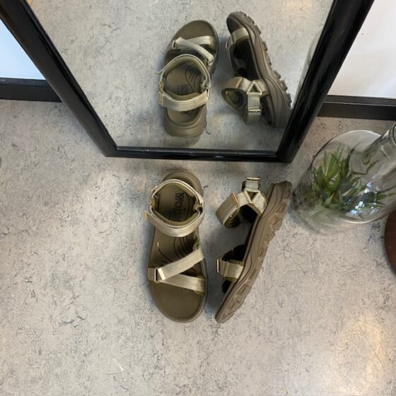 Grøn Woden sandal med god svangstøtte