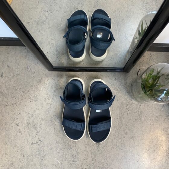 Cruz blå let sandal med brede remme