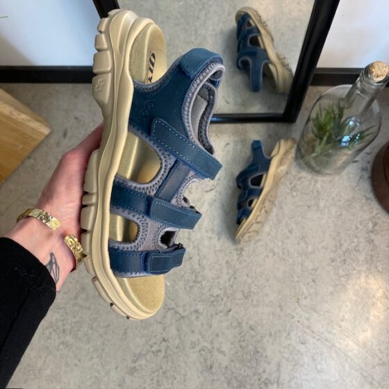 Støttende blå sandal fra Green Comfort
