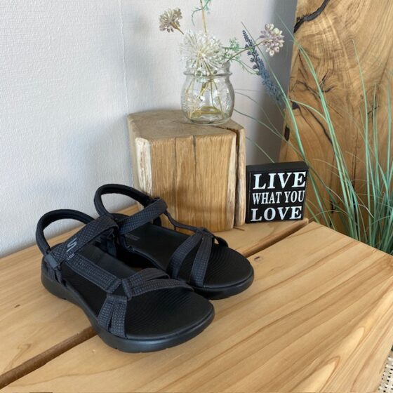 Sort Skechers GOwalk sandal, bred model