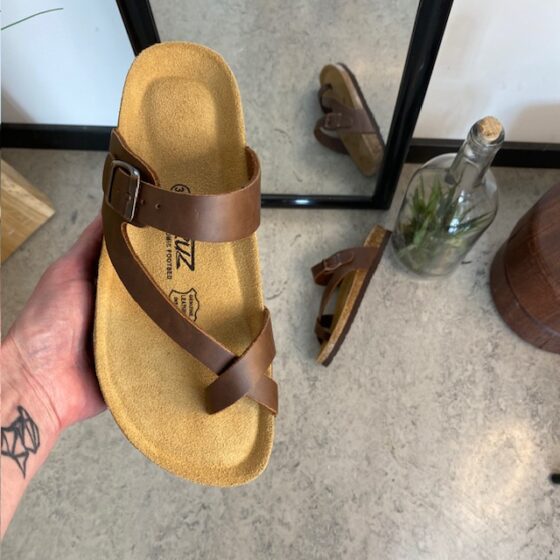 Biosandal i brun med den blødeste sål