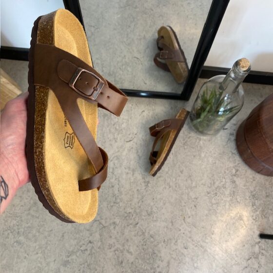 Biosandal i brun med den blødeste sål
