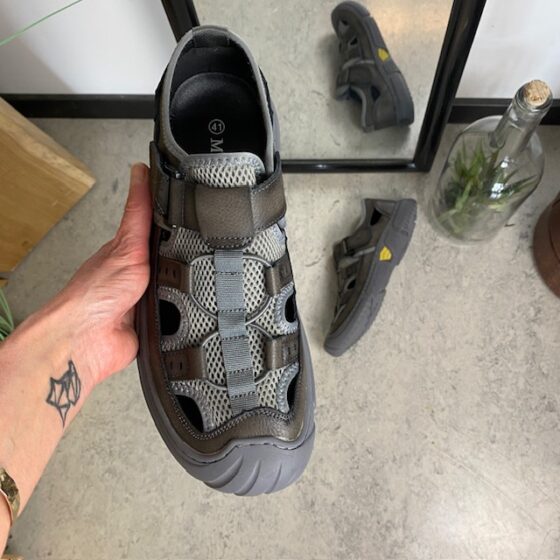 Outdoor sandal til mænd i sort/khaki
