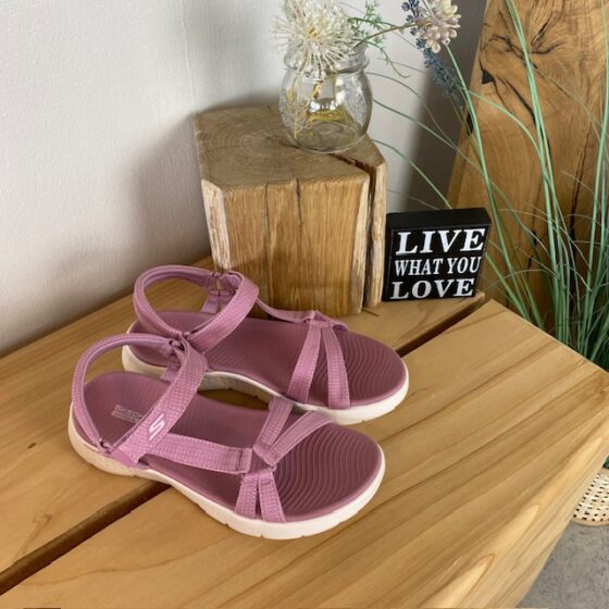 Rosa Skechers GOwalk sandal, bred model