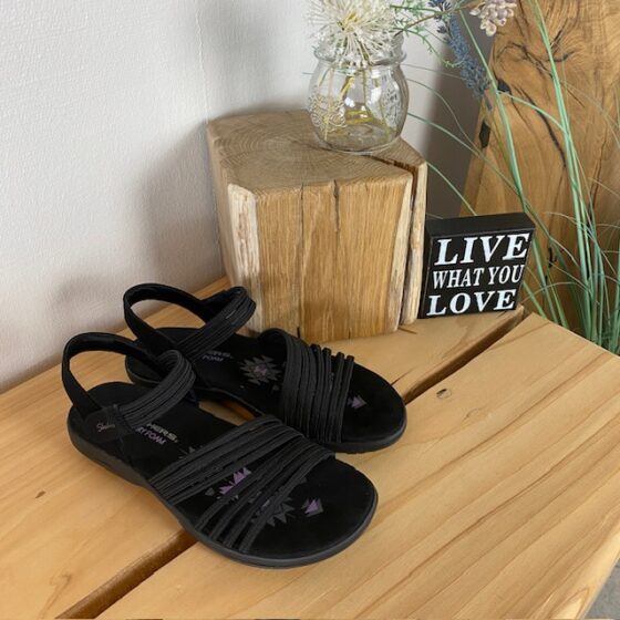 Sort Skechers sandal med elastiskremme