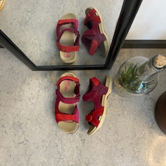 Rød Corsica sandal fra Green Comfort med god svangstøtte