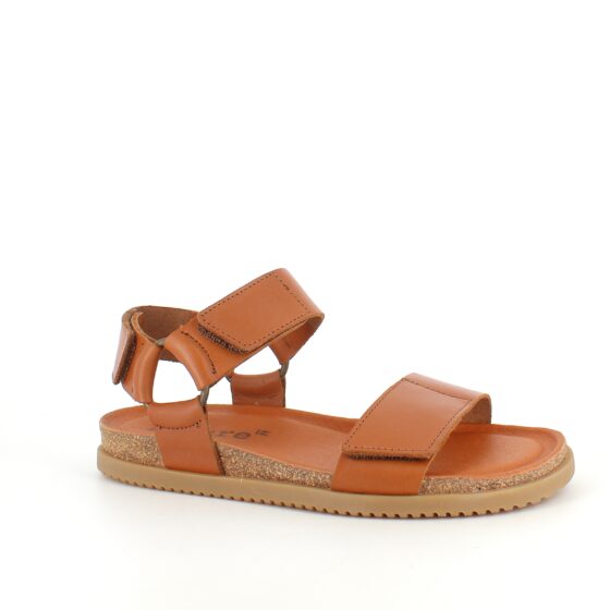 Brun Nature sandal i læder med tre justerbare remme.
