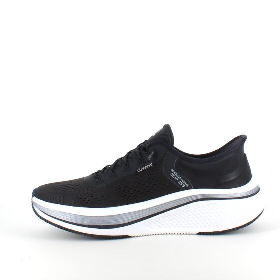 Sort slip-ins sko fra Skechers med elastiksnøre