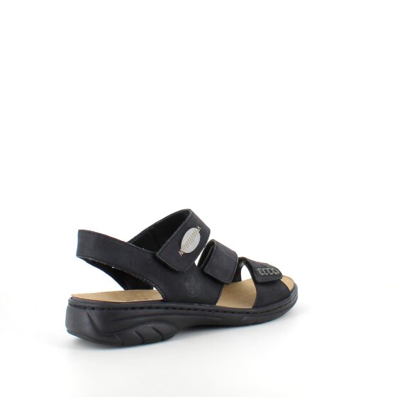 Sort skindsandal fra Rieker med udtagelig indersål.