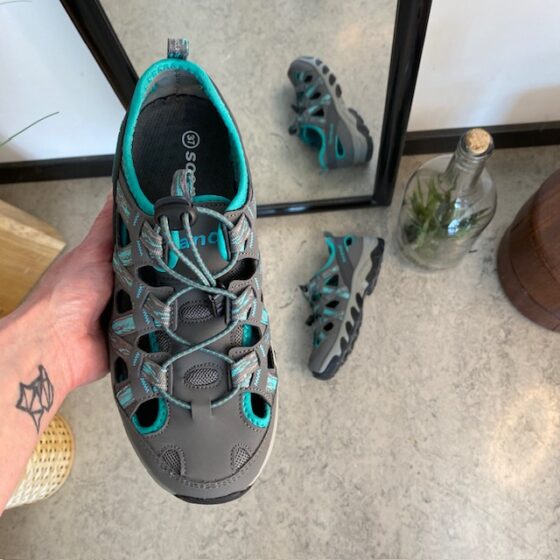 Lukket trekkingsandal – Komfort, støtte og ventilation i ét design
