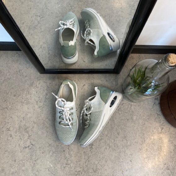 Remonte slip-on sneakers med god svangstøtte.