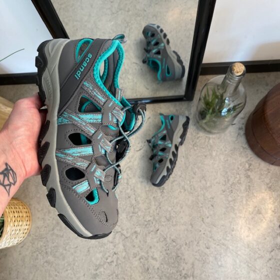 Lukket trekkingsandal – Komfort, støtte og ventilation i ét design