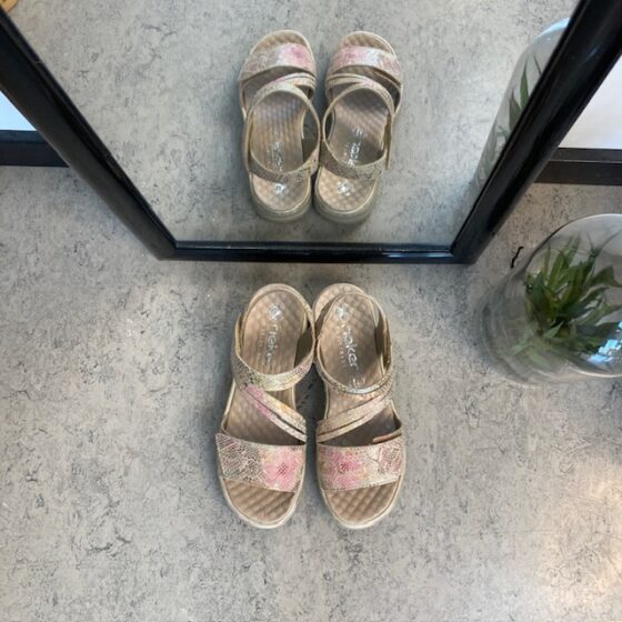 Rieker sandal i blødt skind