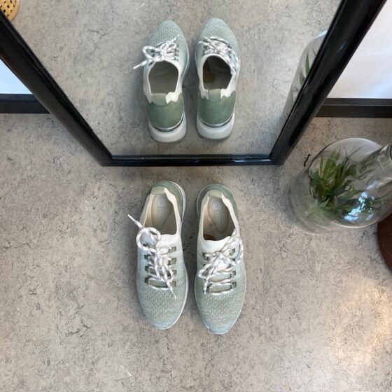 Remonte slip-on sneakers med god svangstøtte.