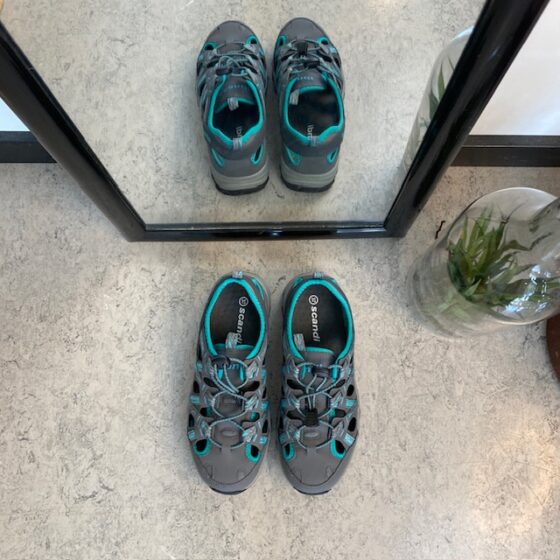 Lukket trekkingsandal – Komfort, støtte og ventilation i ét design
