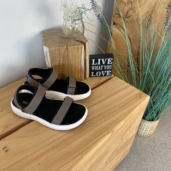 Brun Gaitline sandal med gængesål