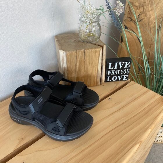Sort Skechers herresandal med svangstøtte