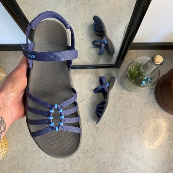 Blå Teva Tirra Traveler damesandal med svangstøtte