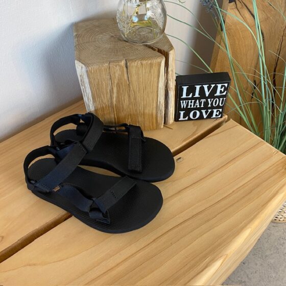 Sort Teva sandal i enkelt design med svangstøtte