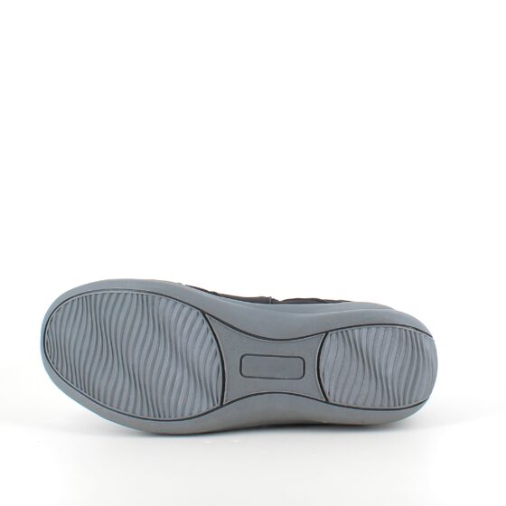 Lukket trekkingsandal i sort – Komfort og funktion i et diskret look