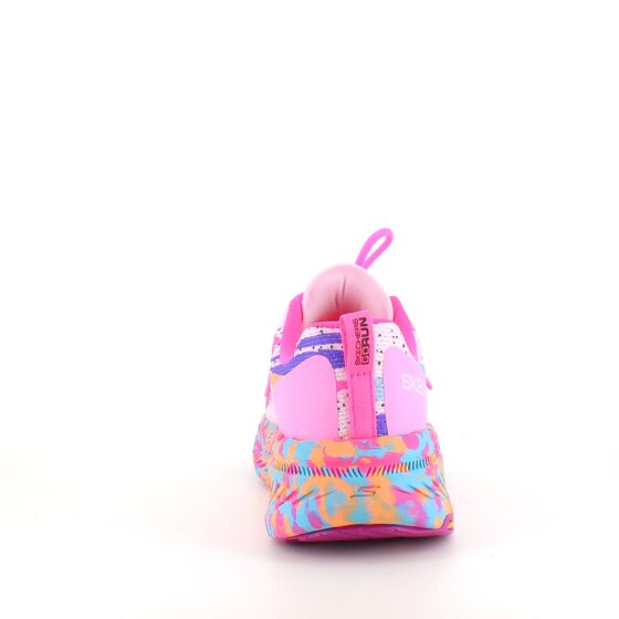 Skechers Max Cushion: Komfortable, multifarvede hverdagssko med støtte.