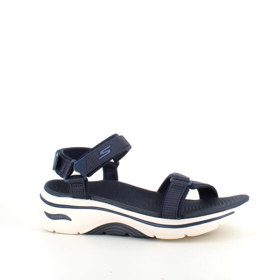 Skechers sandal med svangstøtte og 3 justerbare remme i marineblå.