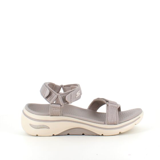 Skechers sandal med svangstøtte og 3 justerbare remme i beige.