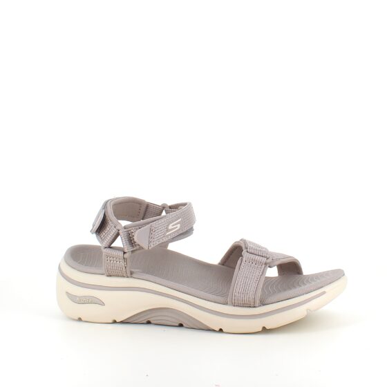 Skechers sandal med svangstøtte og 3 justerbare remme i beige.