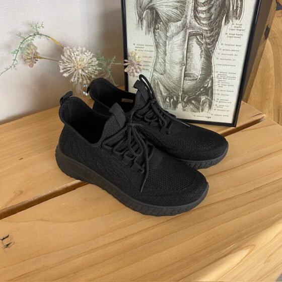 Letvægts sort slip-on sko