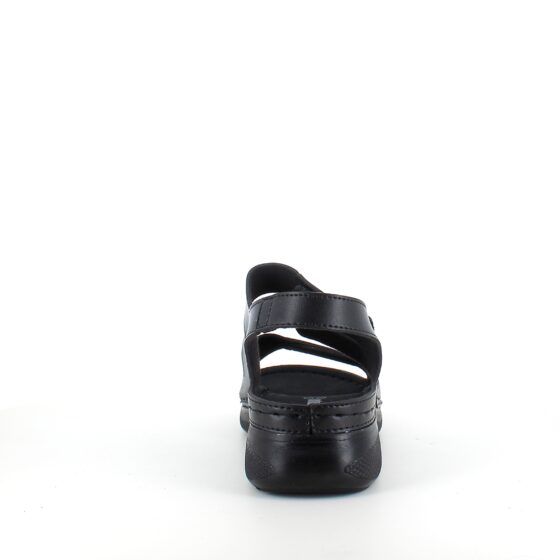 Sort sandal med tre justerbare remme
