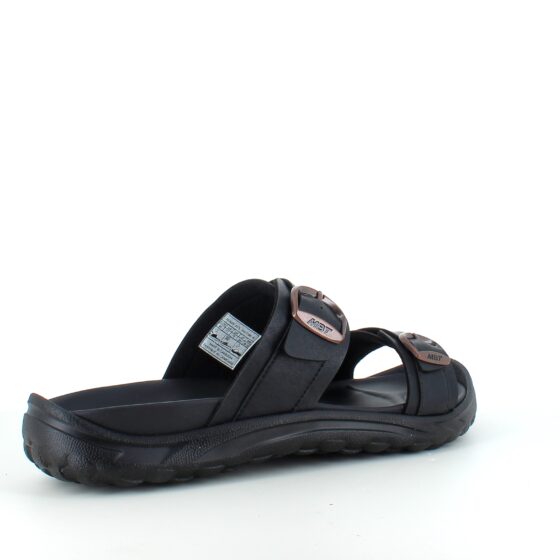 Sort herre slip on sandal fra MBT med ergonomisk fodseng