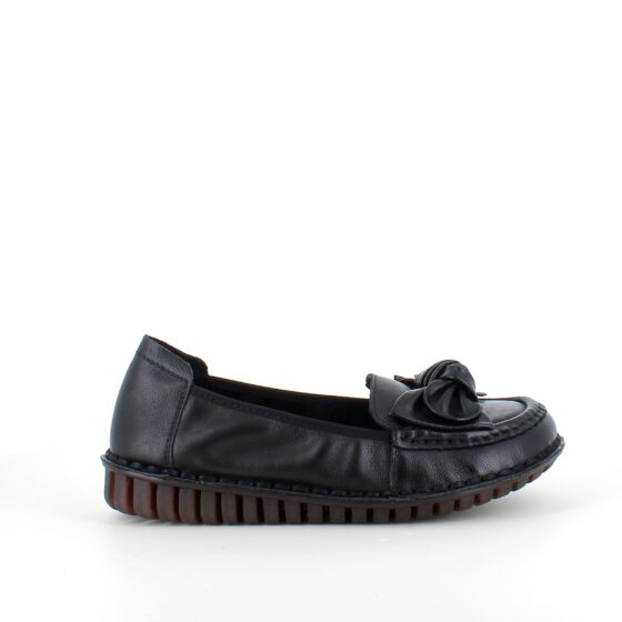 Elegant ballerina i sort skind
