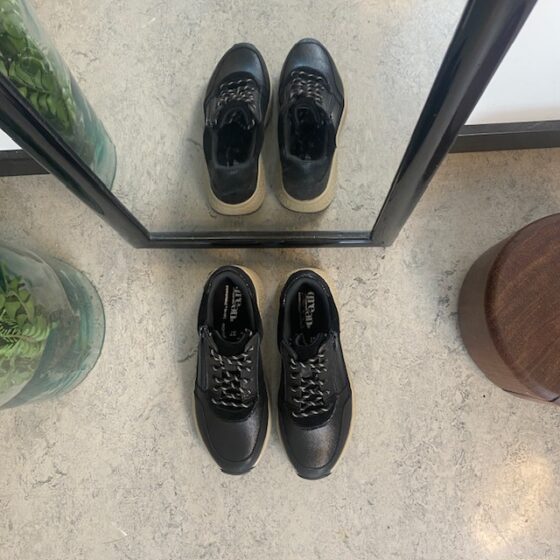 Sort Green Comfort sko med dobbelt lukning