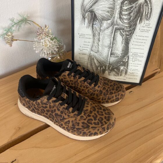Woden ruskindssko med Leo print