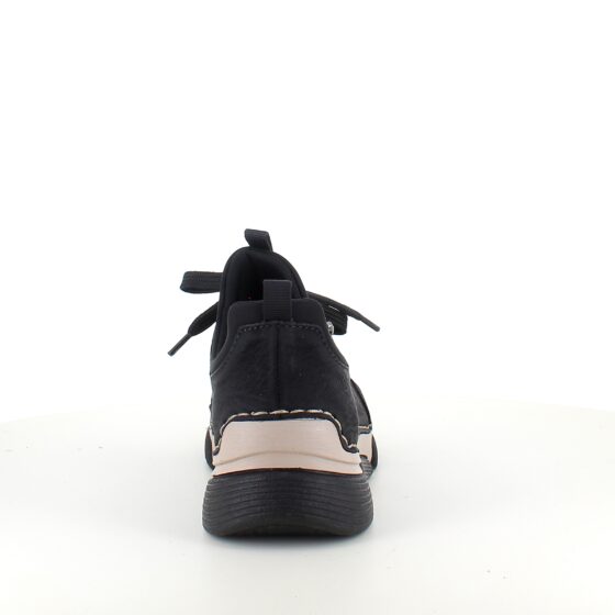 Sort sneakers fra Rieker med god stødabsorbering