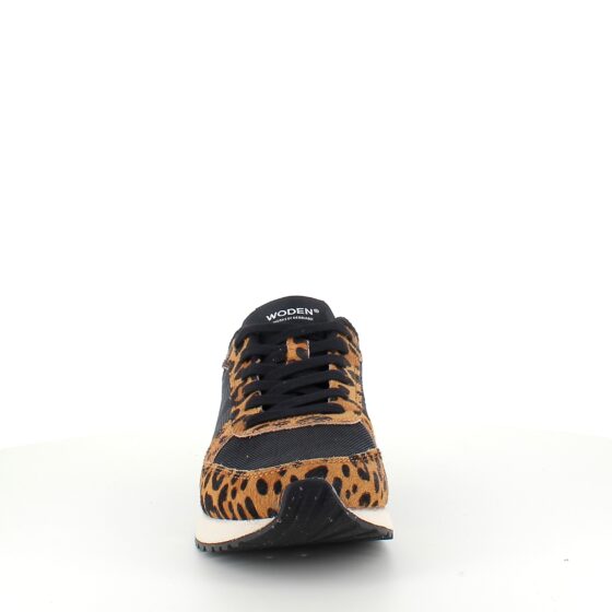 Smarte Woden sneakers i sort mix med leopardmønster.